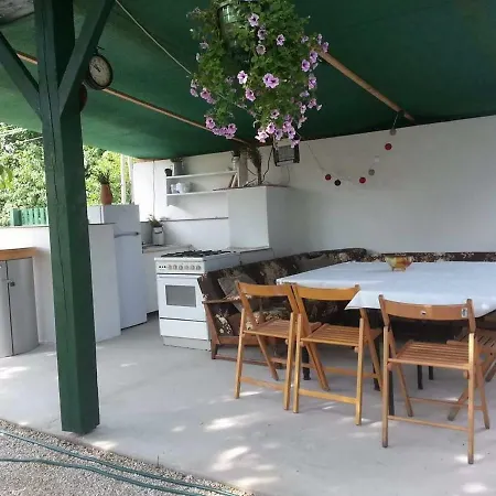 Cica-mica Vendeghaz Holiday home *